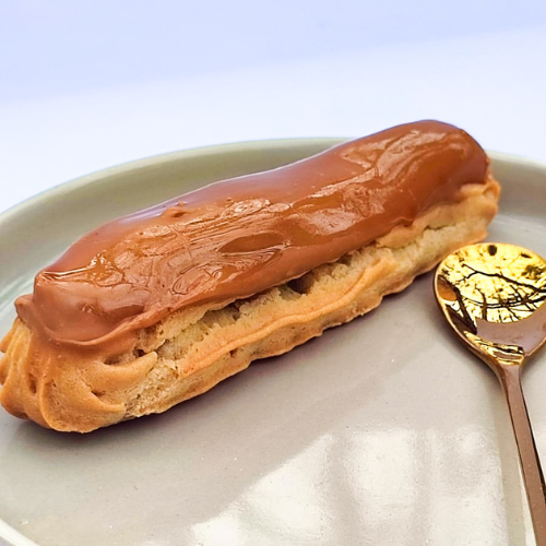 éclair avec glaçage au café de la marque Sansgluglu 
