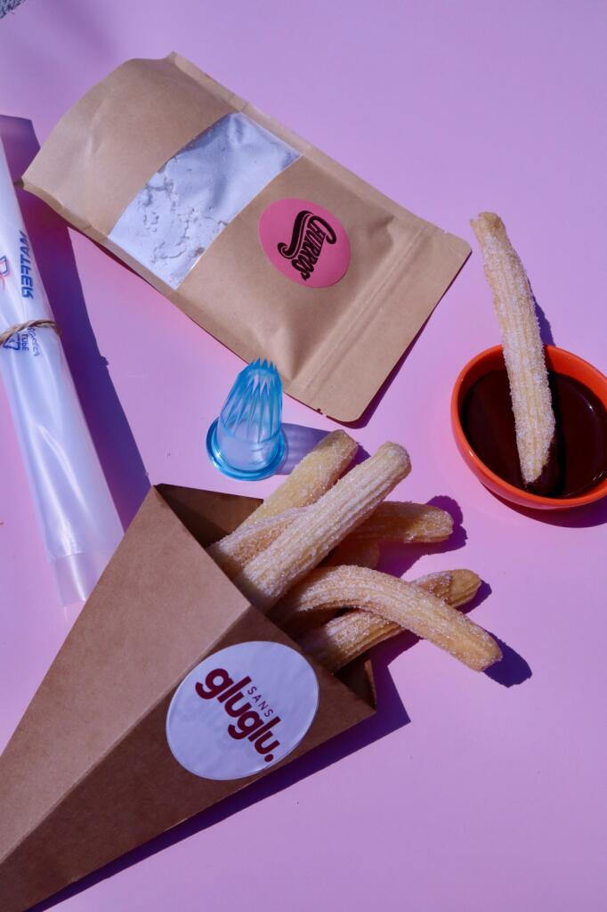 poche à douille et douille sauce chocolat 